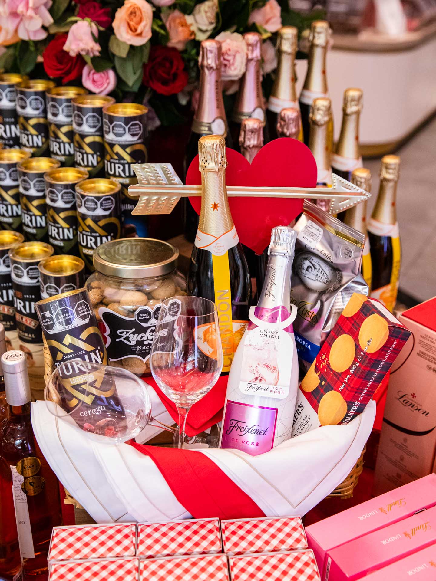Celebra el amor en El Gourmet Palacio con detalles únicos